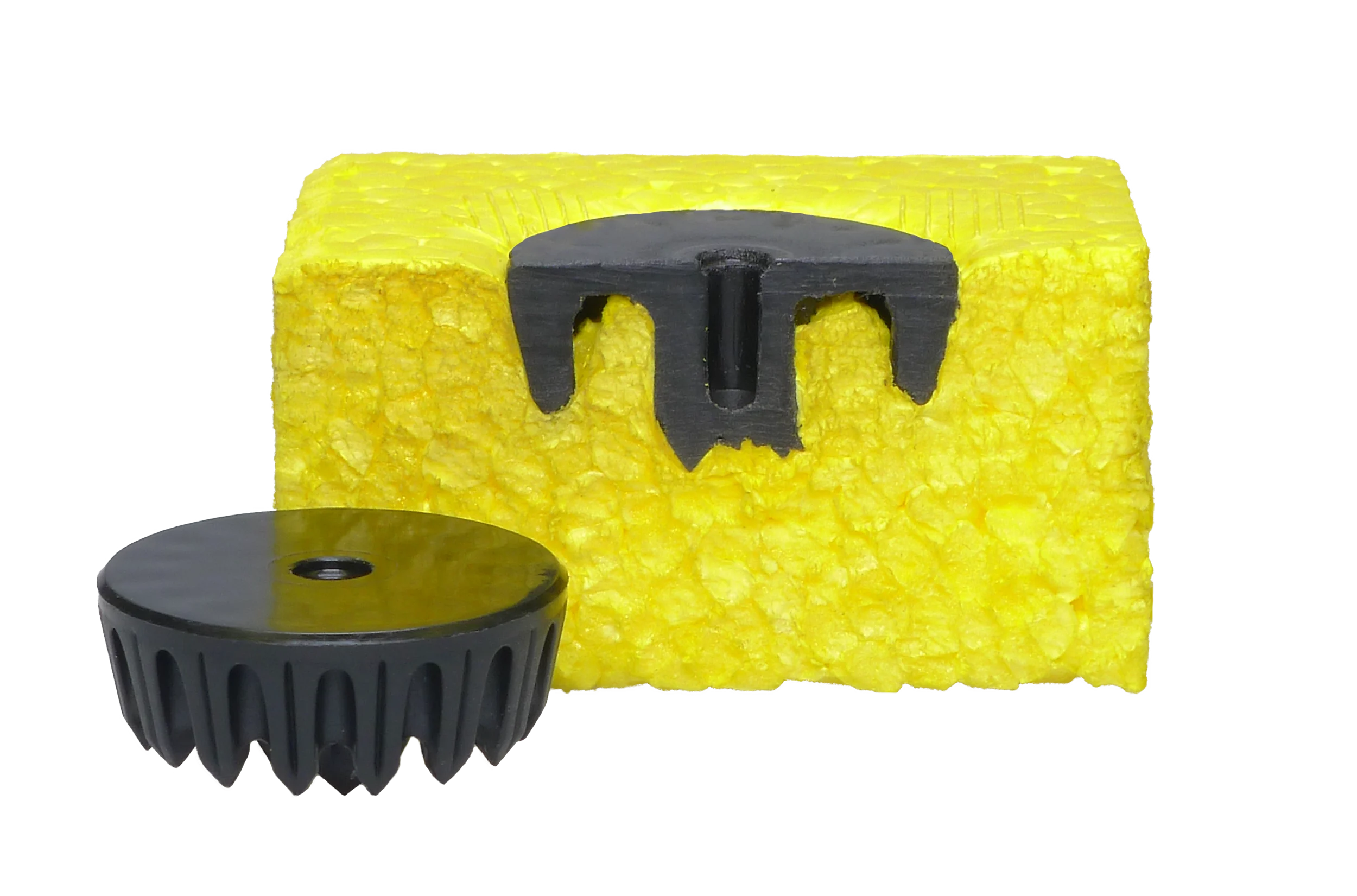 MultiMaterial-Welding LiteWWeight zEPP 紧固件位于黄色泡沫塑料中已安装紧固件的切口前。